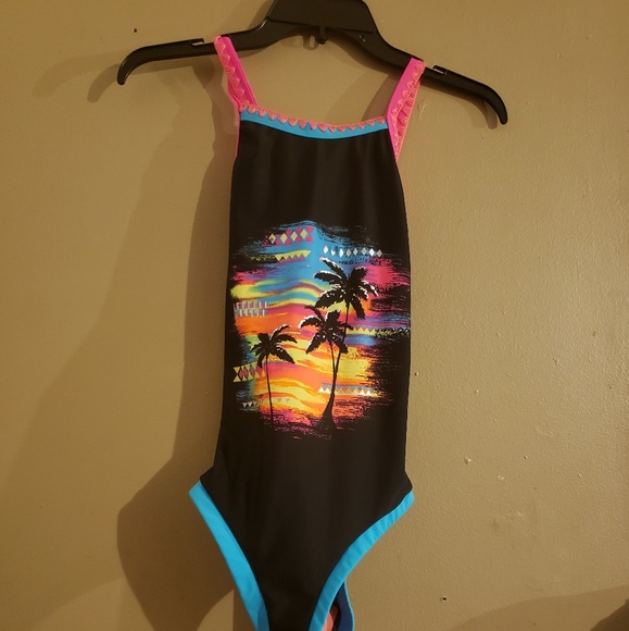 girls size 6 swimsuit